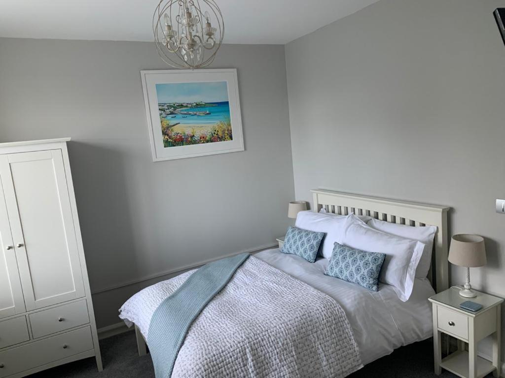 Castellor Bed & Breakfast Cemaes Bay Exterior photo