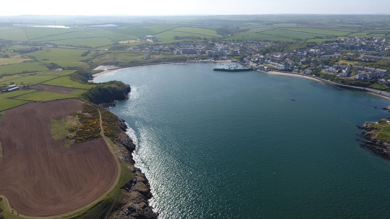 Castellor Bed & Breakfast Cemaes Bay Exterior photo